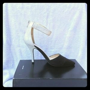 Chinese Laundry women pumps